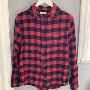 Tradlands buffalo check button up - Size Small